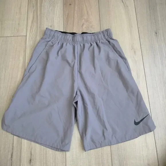 Nike Dri-FIT Totality 9" Unlined Gray Shorts Men Sz Small - Picture 3 of 13